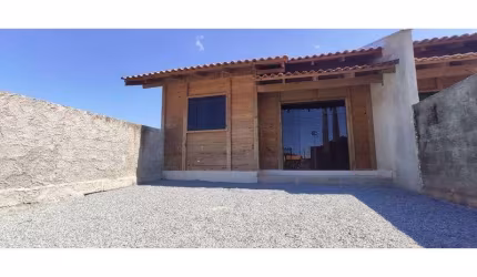 CASA RESIDENCIAL  ARAQUARI - SC
