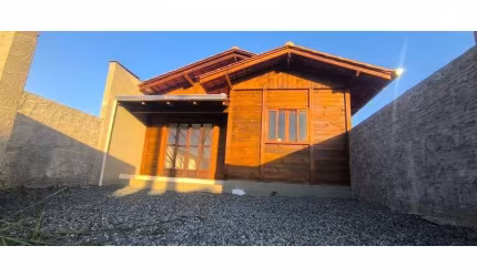 CASA RESIDENCIAL  ARAQUARI - SC