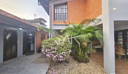 Casa com 3 dormitórios à venda, 316 m² por R$ 2.950.000,00 - Jardim das Colinas - São José dos Campos/SP