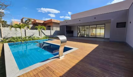 Condomínio Vitoria Golf Residence - Casa com 4 suites no condominio Vitoria Golf