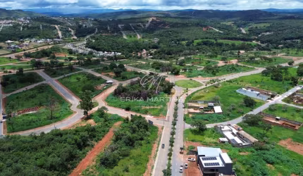 Lote comercial de 530,39 m² no bairro Amadeus
