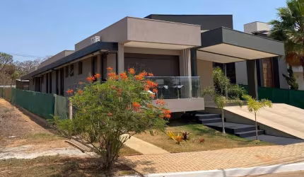 Casa com 3 suítes no Condomínio Gran Royalle