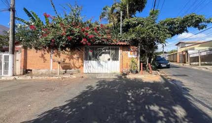 Casa com 11 quartos  no bairro  Varzea