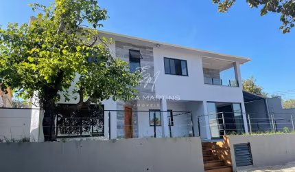 Casa com 5 quartos no bairro Joá