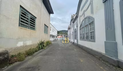 Galpão para alugar, 90 m² por R$ 910/mês - Floresta - Juiz de Fora/MG