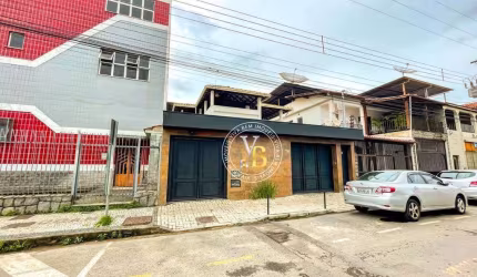 Casa com 4 quartos para alugar por R$ 4.594/mês - Cerâmica - Juiz de Fora/MG