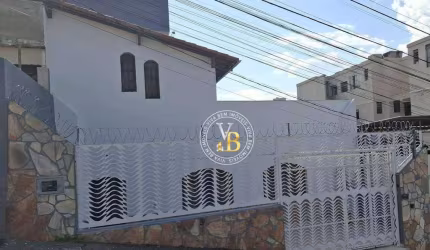Casa com 3 quartos à venda, 205 m² por R$ 730.000 - Mundo Novo - Juiz de Fora/MG