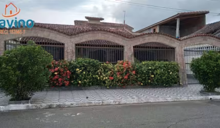 BELISSÍMA CASA TÉRREA, ISOLADA, 2 DORMS COM EDICULA E AMPLO QUINTAL