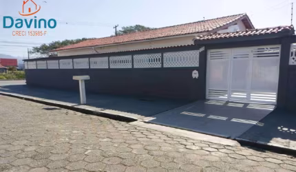 LINDA CASA EM MONGAGUÁ COM 3 DORMITÓRIOS, A MENOS DE 200 METROS DA PRAIA, $550.000 ACEITA FINANCIAMENTO BANCÁRIO, FGTS, MINHA CASA, MINHA VIDA