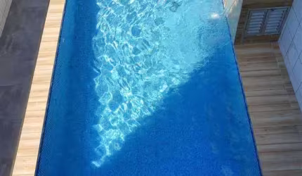 BELÍSSIMA CASA COM PISCINA E EDICULA NA MIRIM, FINO ACABAMENTO POR R$720.000,00 ACEITA FINANCIAMENTO BANCÁRIO