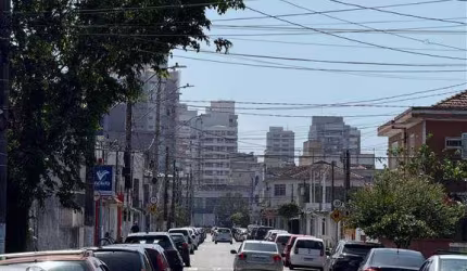550mil - Casa Geminda Térrea - Centro de Praia Grande, 2 quartos um suíte , 2 vagas de garagem toda reformada linda