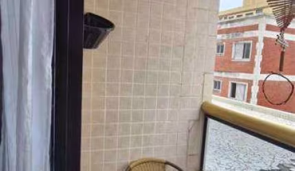APARTAMENTO COM COM SACADA,  1 DORMITÓRIO MOBILIADO, PRÉDIO COM LAZER POR APENAS R$295.000,00 À VISTA OU R$ 315.000 PELOS BANCOS OU PERMUTA