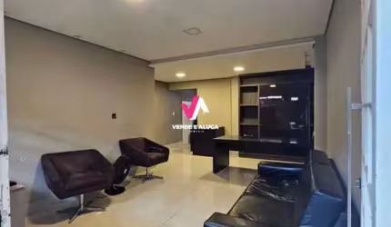 Casa com 3 Quarto(s) e 2 banheiro(s) para Alugar, 120 m² por R$ 5500 / Mês