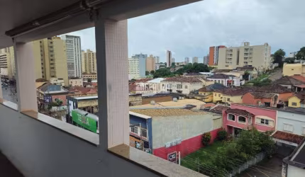 Apartamento com 3 Quarto(s) e 1 banheiro(s) para Alugar, 166 m² por R$ 2722 / Mês