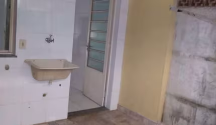 Apartamento com 2 Quarto(s) e 1 banheiro(s) para Alugar, 58 m² por R$ 850 / Mês