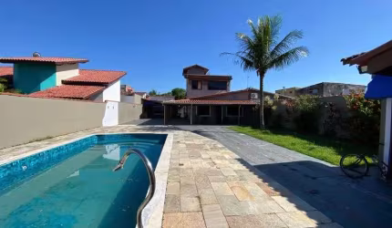 Casa com 3 Quarto(s) e 3 banheiro(s) para Alugar, 360 m² por R$ 5000 / Mês