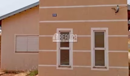 Casa com 2 Quarto(s) e 1 banheiro(s) para Alugar, 80 m² por R$ 870 / Mês
