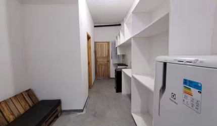 Apartamento com 1 Quarto(s) e 1 banheiro(s) para Alugar, 27 m² por R$ 979 / Mês