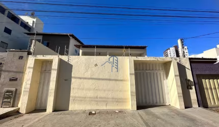 Casa com 5 quartos à venda na da Liberdade, 15, Recreio, Vitória da Conquista por R$ 500.000