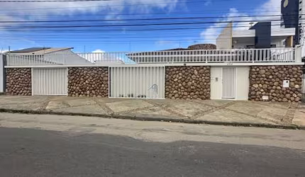 Casa com 4 quartos à venda na Arthur Seixas, 454, Candeias, Vitória da Conquista por R$ 2.500.000