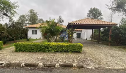 Casa em condomínio fechado com 3 quartos à venda na Residencial Haras Camping Club, 1, Zona Rural, Barra do Choça por R$ 570.000