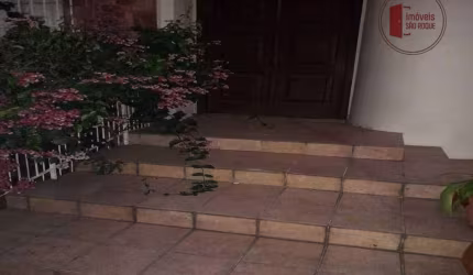 Casa terrea para venda ou locação no centro de São Roque
