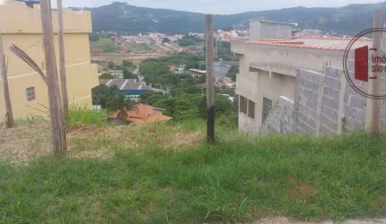 Terreno 200m² em  em bairro previlegiado, com medias 10 x 31 x 8 mts.