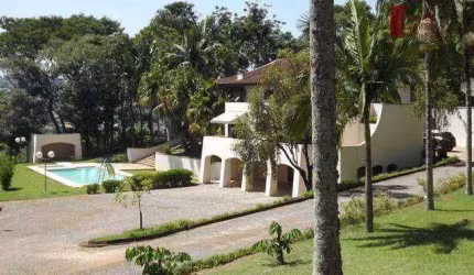 Chácara com 17.000 m² , área construída de 1.000m², casa com 5 suítes, proximo ao centro