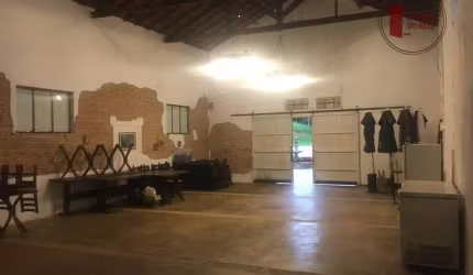 Galpão para alugar, 300 m² por R$ 5.000,00/mês - Centro (São Roque) - São Roque/SP