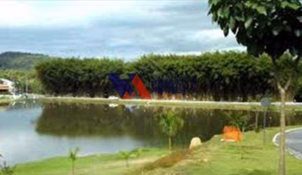 Lote plano, acima do nível da rua , vista linda, Condomínio Montserrat.