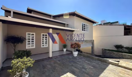 Casa de alto padrão com 3 quartos e área gourmet à venda, bairro Espírito Santo, em Betim.