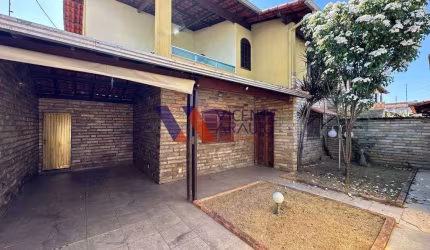 Casa super espaçosa com 4 quartos à venda, bairro Ingá, em Betim.