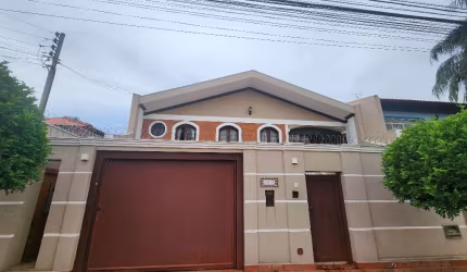 Sobrado Comercial em Localização Privilegiada no Bairro São Francisco