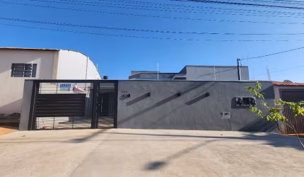 Casa térrea com suíte, próximo ao Colégio Militar