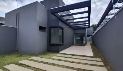 Casa moderna com Amplo Quintal