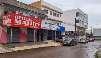 Prédio Recanto das Emas com 2 Lojas e 3 Apartamentos !!! 900.000 !!!