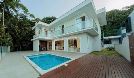 CASA EM CONDOMÍNIO FECHADO NO AMÉRICA