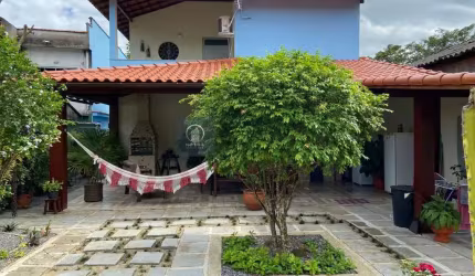 Casa Duplex para Aluguel em Centro Guapimirim-RJ