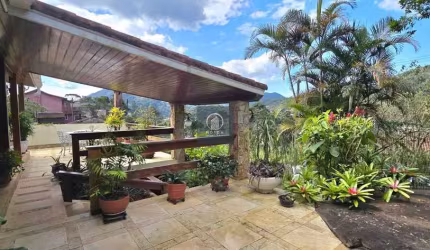 Casa a Venda em Carlos Guinle - Comary/Teresópolis/RJ