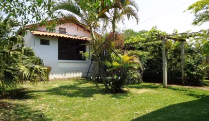 Sítio com 46.097,55 sendo casa de 362 m2 construção - 3 dormitórios, 2 salas, rancho e barracão.