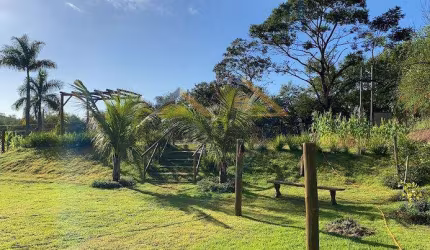 Terreno &#224; venda de 896 m&#178; no Condomínio Santa Felicidade, Distrito Tupi, R$140.000.00