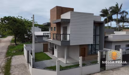 Sobrado com 3 dormitórios à venda, 128 m² por R$ 745.000,00 - Jardim da Barra - Itapoá/SC