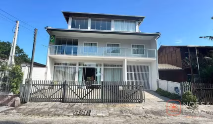 Sobrado próximo a Terceira Pedra com 5 dormitórios à venda, 400 m² por R$ 2.500.000 - Itapema do Norte Gleba - Itapoá/SC