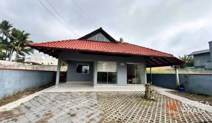 Casa com 3 dormitórios à venda, 222 m² por R$ 780.000 - Cambiju - Itapoá/SC