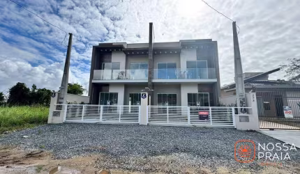 Sobrado com 3 dormitórios à venda, 125 m² por R$ 680.000,00 - Praia Das Conchas - Itapoá/SC