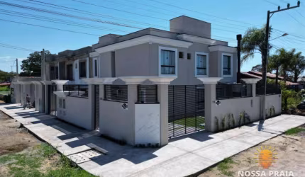 Sobrado com 2 dormitórios à venda, 84 m² por R$ 429.000,00 - Volta Ao Mundo I - Itapoá/SC