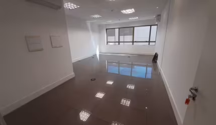 SALA COMERCIAL DE 77 METROS QUADRADOS PARA ALUGAR EM JARDIM PAULISTANO ANEXO AO SHOPPING IGUATEMI