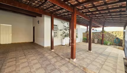 Casa com 3 dormitórios à venda, 250 m² por R$ 700.000,00 - Jardim Bela Vista - Guaratinguetá/SP