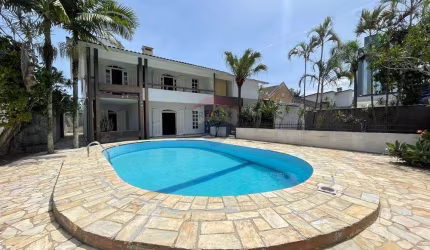 CASA 4 DORMITORIOS 1 SUITE - CENTRO