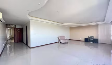 Apartamento espaçoso à Venda na Beira Mar - 4 quartos e 2 vagas de garagem